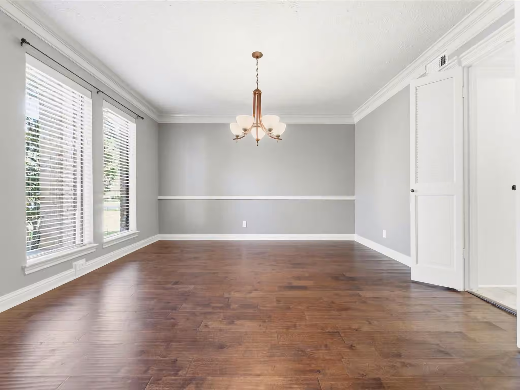 Photo 5 of 18310 Lake Oaks Drive, Spring, TX