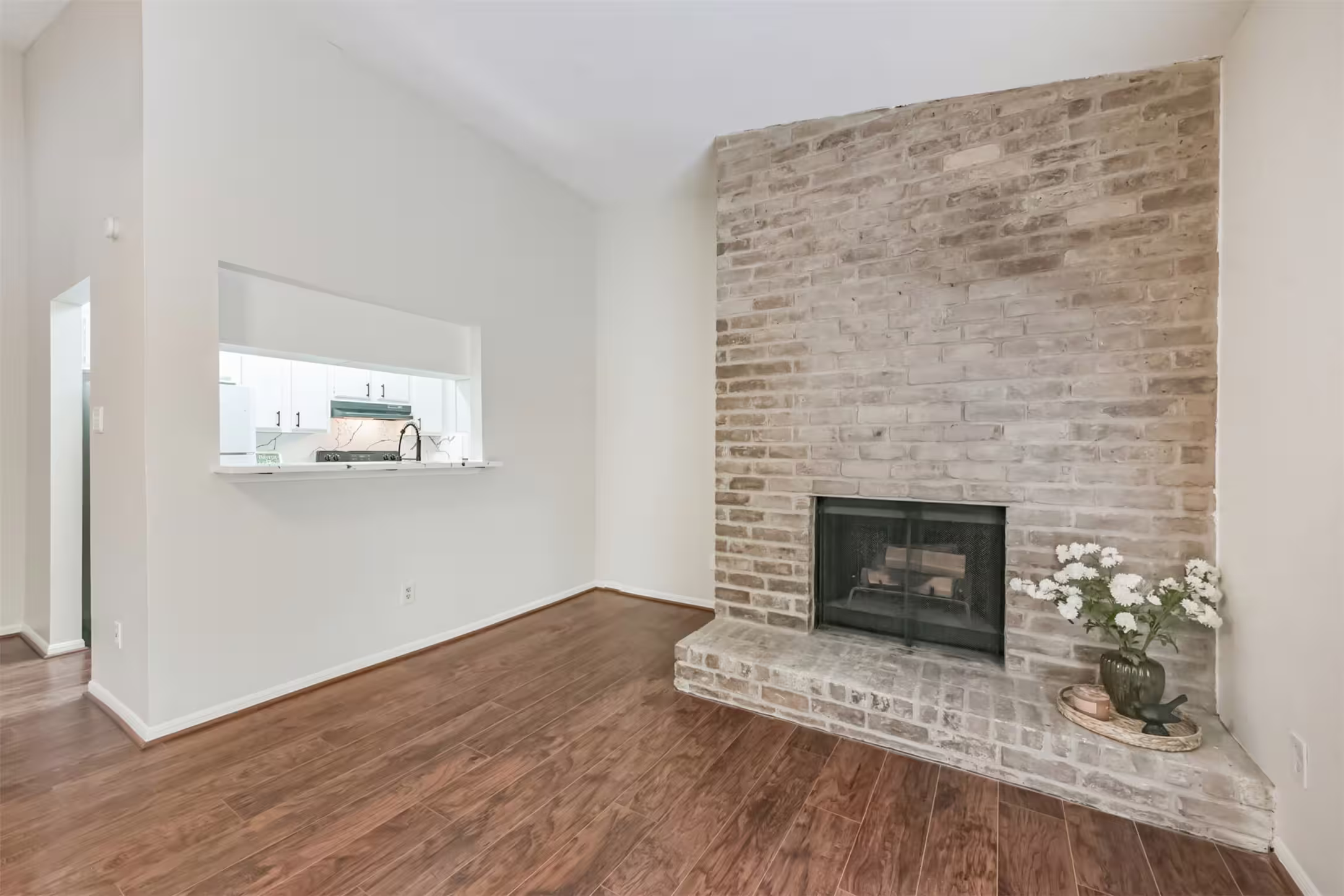Photo of 2001 Bering Drive 4d, Houston, TX 77057