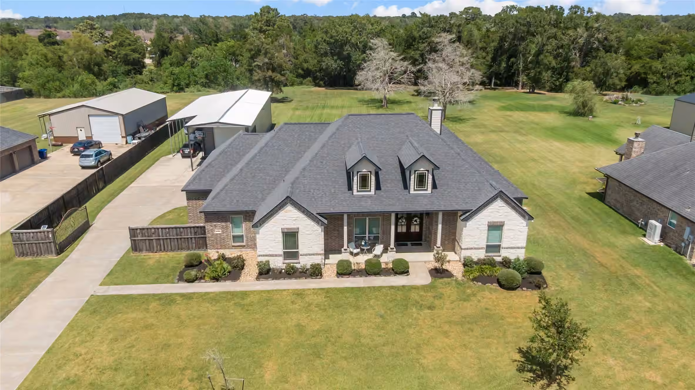 Photo 4 of 6726 Mulberry Bayou Drive, Baytown, TX