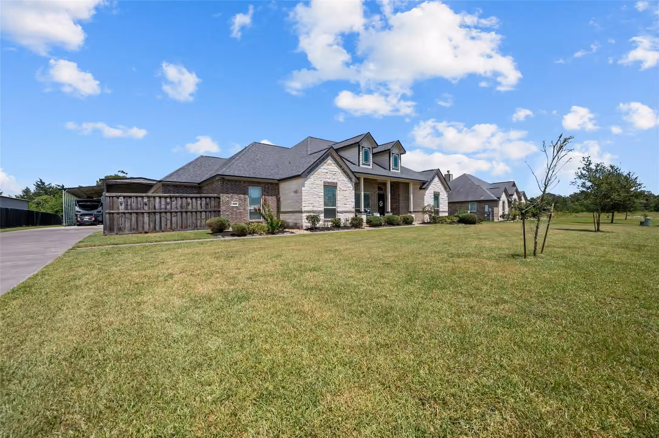 Photo 5 of 6726 Mulberry Bayou Drive, Baytown, TX