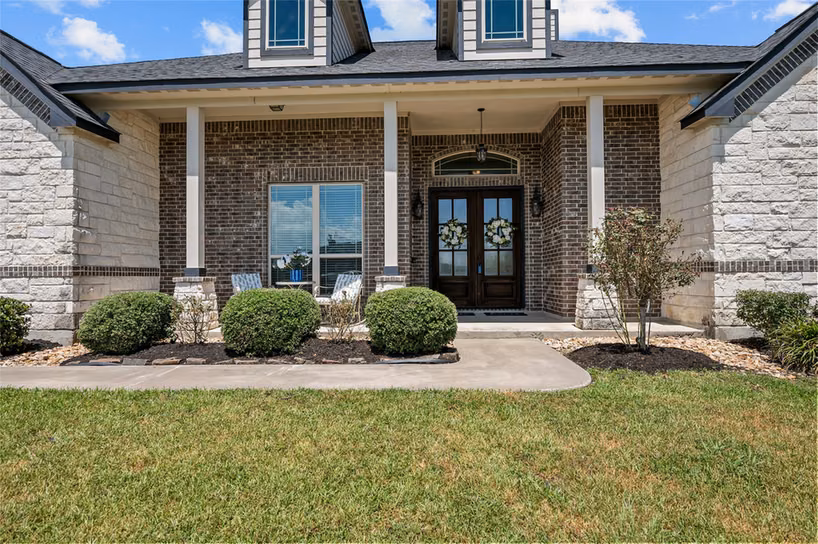 Photo 7 of 6726 Mulberry Bayou Drive, Baytown, TX