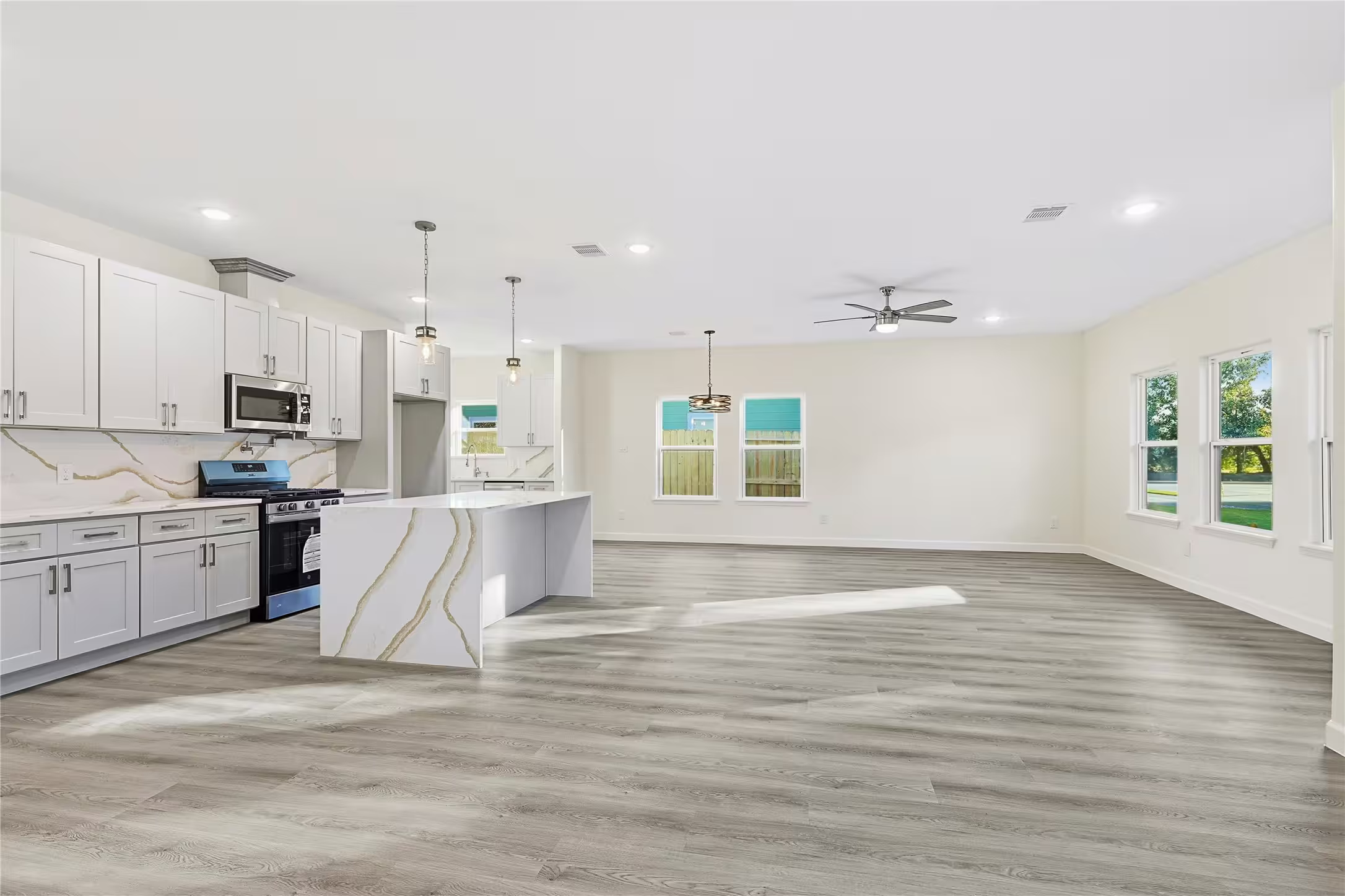 Photo 2 of 2315 Cedar Street, Pearland, TX
