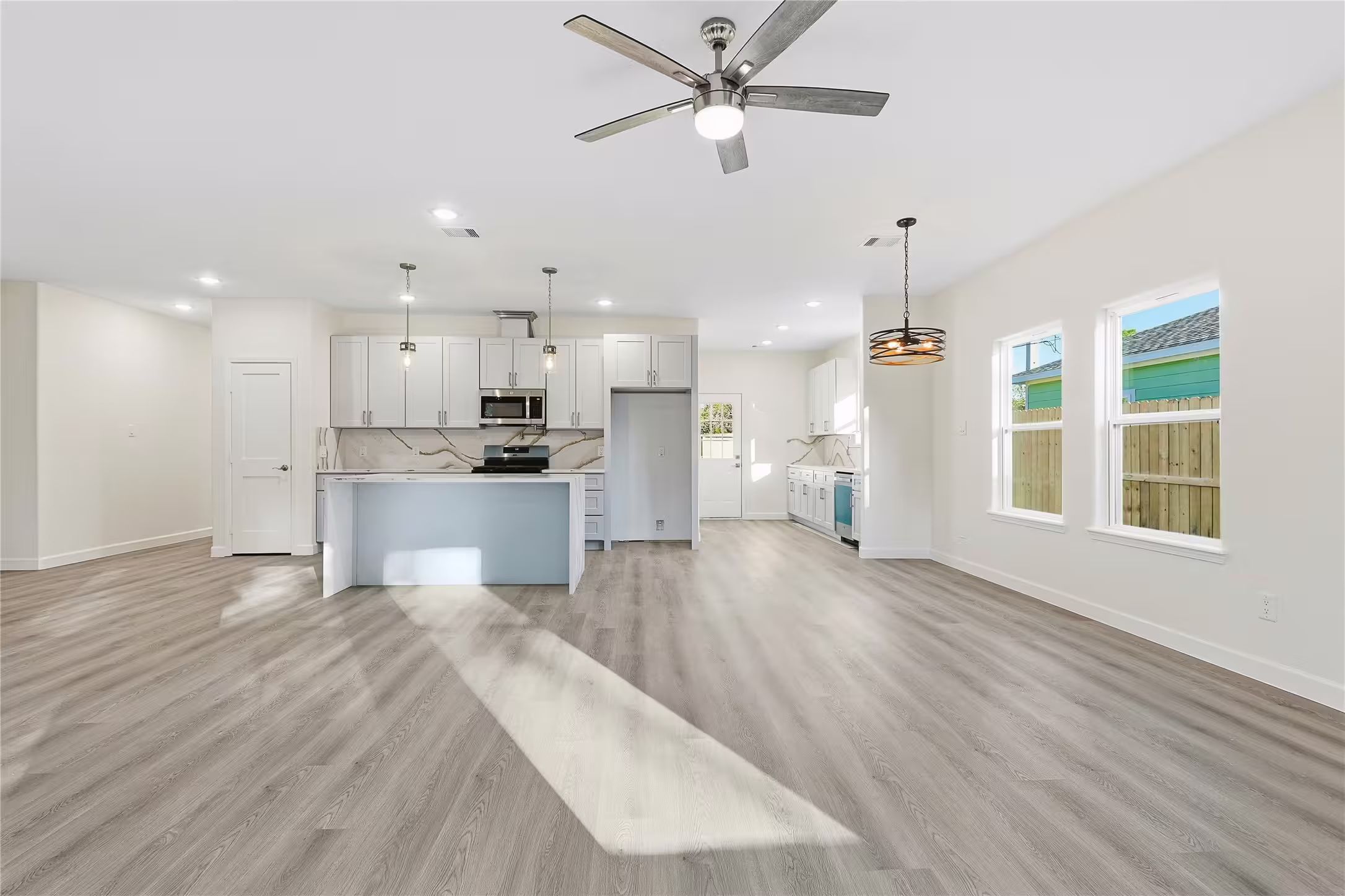 Photo 4 of 2315 Cedar Street, Pearland, TX