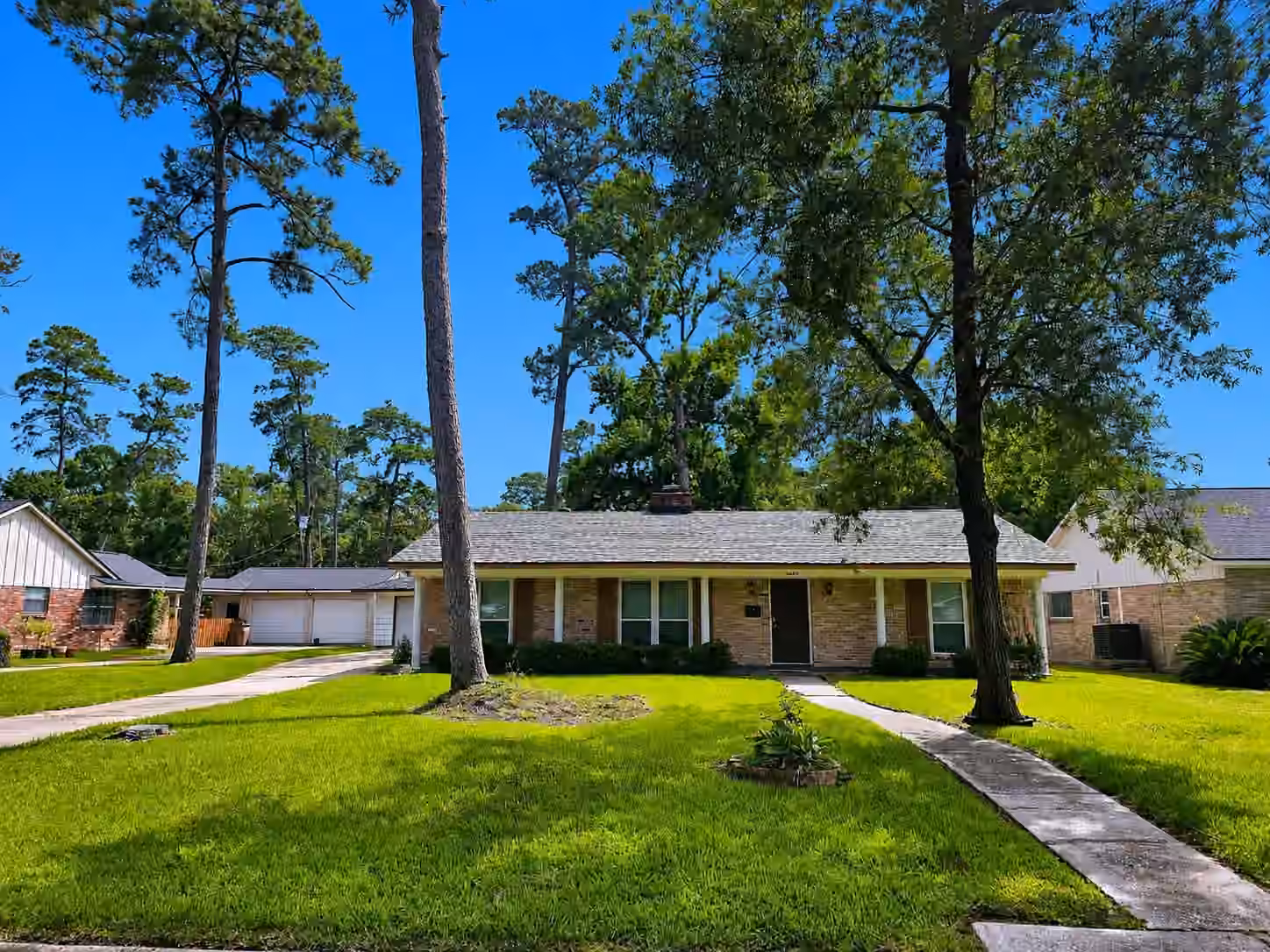 Photo of 3040 Longwood Lane, Dickinson, TX