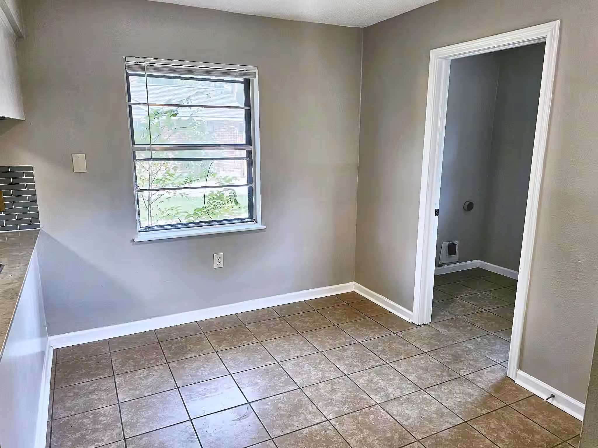 Photo 6 of 3040 Longwood Lane, Dickinson, TX