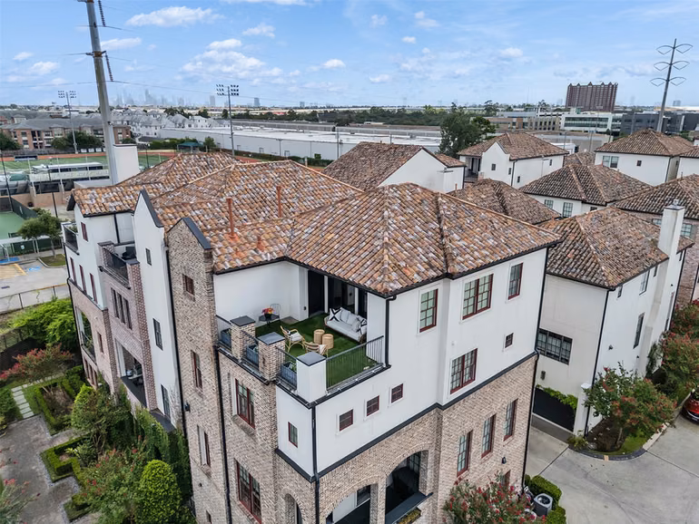 Photo 6 of 1228 Mosaico Lane, Houston, TX