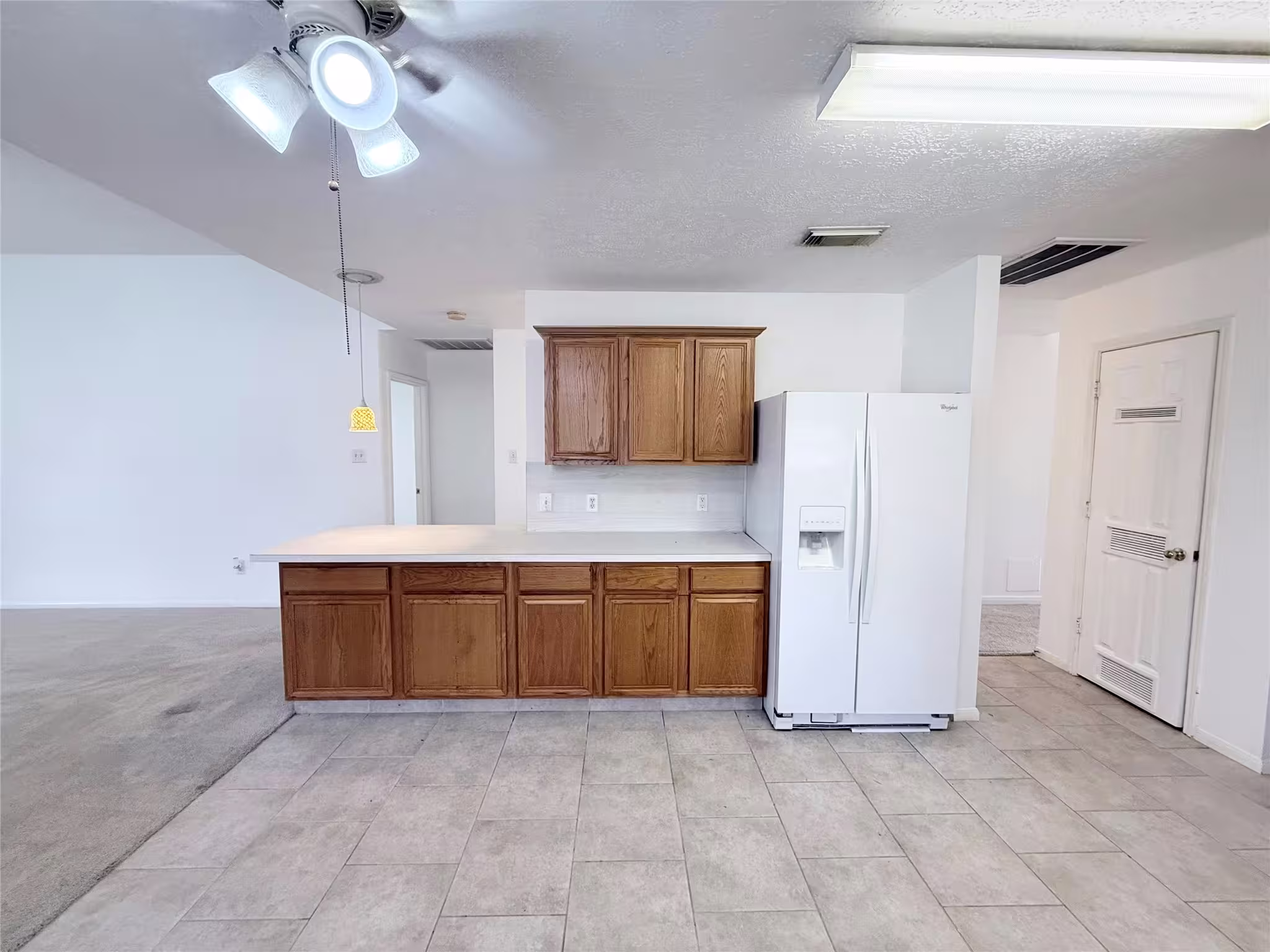 Photo 4 of 9221 Desirable Drive, La Porte, TX