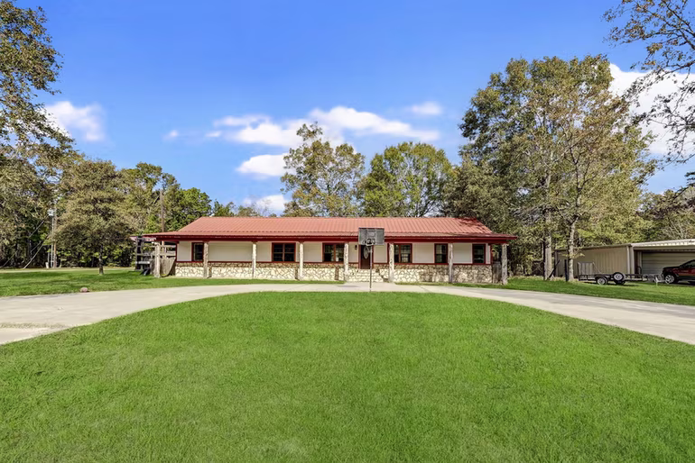 Photo 3 of 858 Big Hawg Dr, Trinity, TX