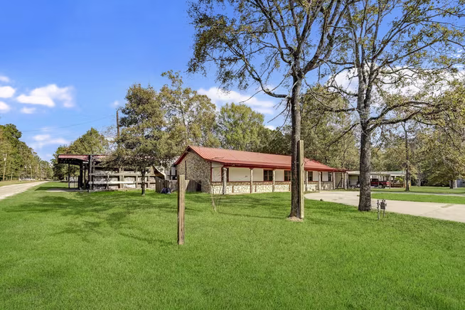 Photo 4 of 858 Big Hawg Dr, Trinity, TX