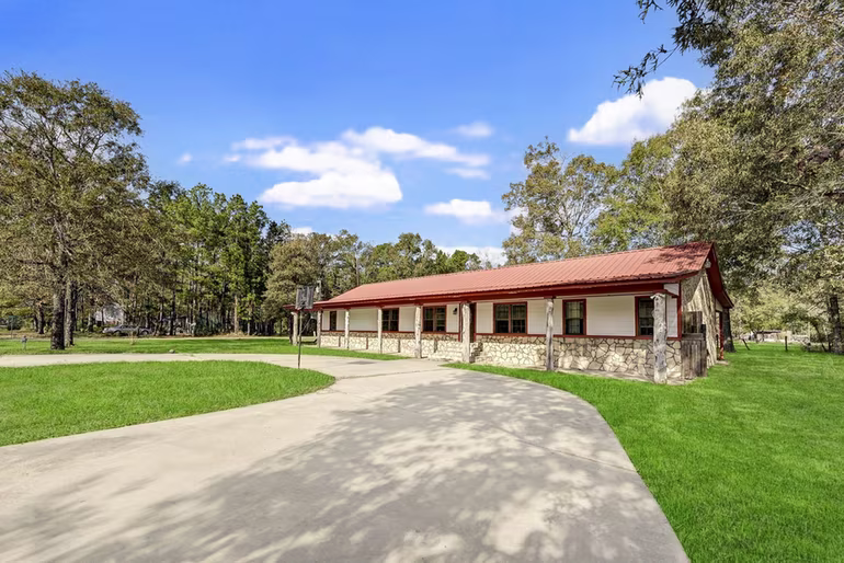 Photo 5 of 858 Big Hawg Dr, Trinity, TX