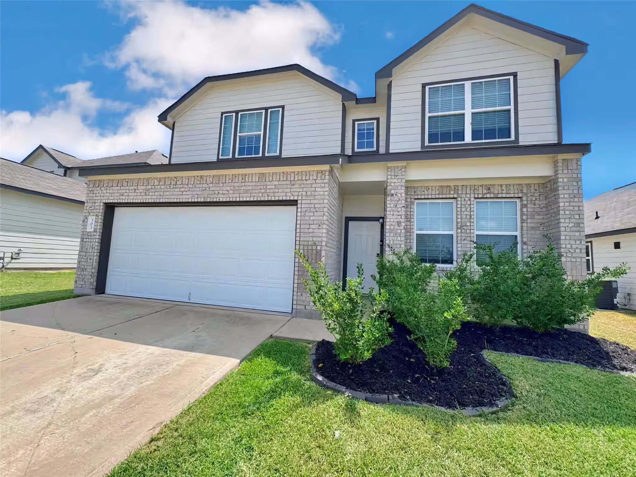 Photo of 303 Black Bear Drive, Huntsville, TX 77320