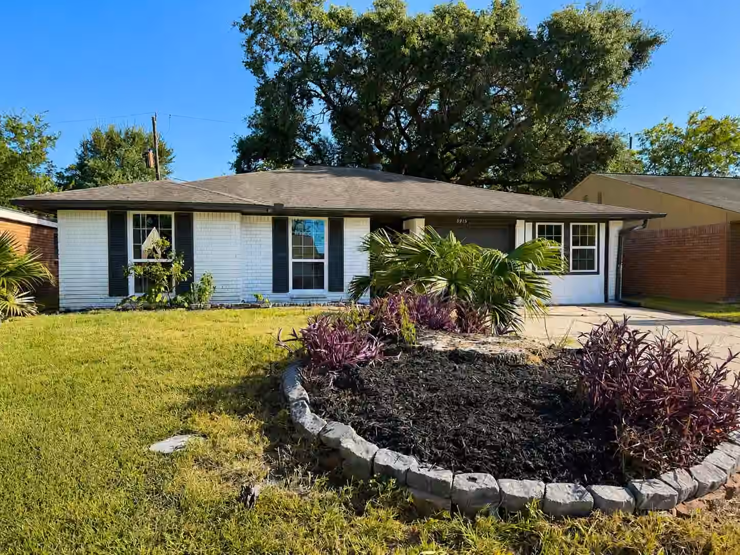 Photo 2 of 3915 Heatherbrook Drive, Houston, TX