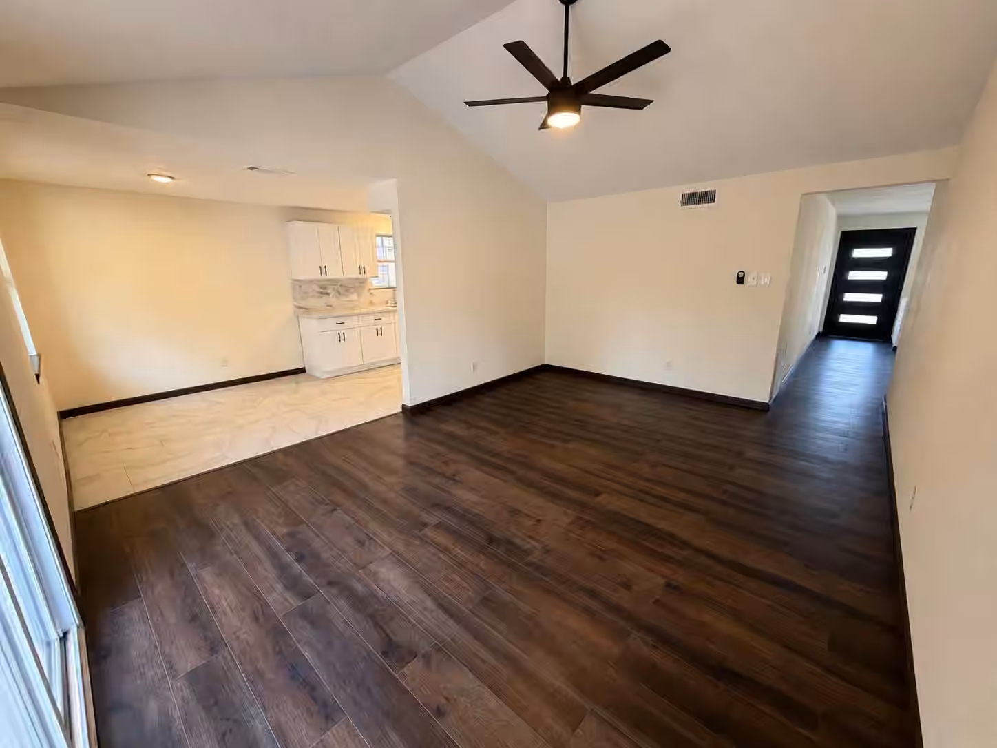 Photo 4 of 3915 Heatherbrook Drive, Houston, TX