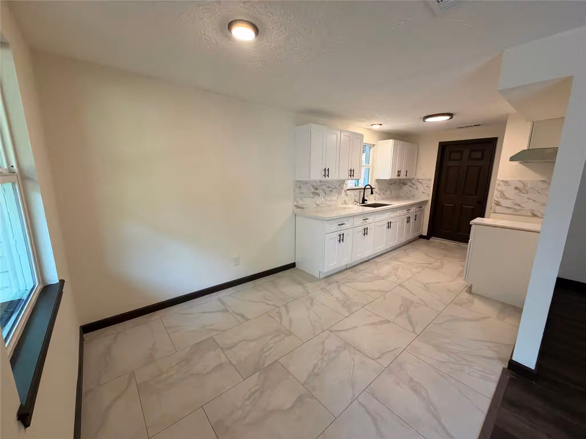 Photo 7 of 3915 Heatherbrook Drive, Houston, TX