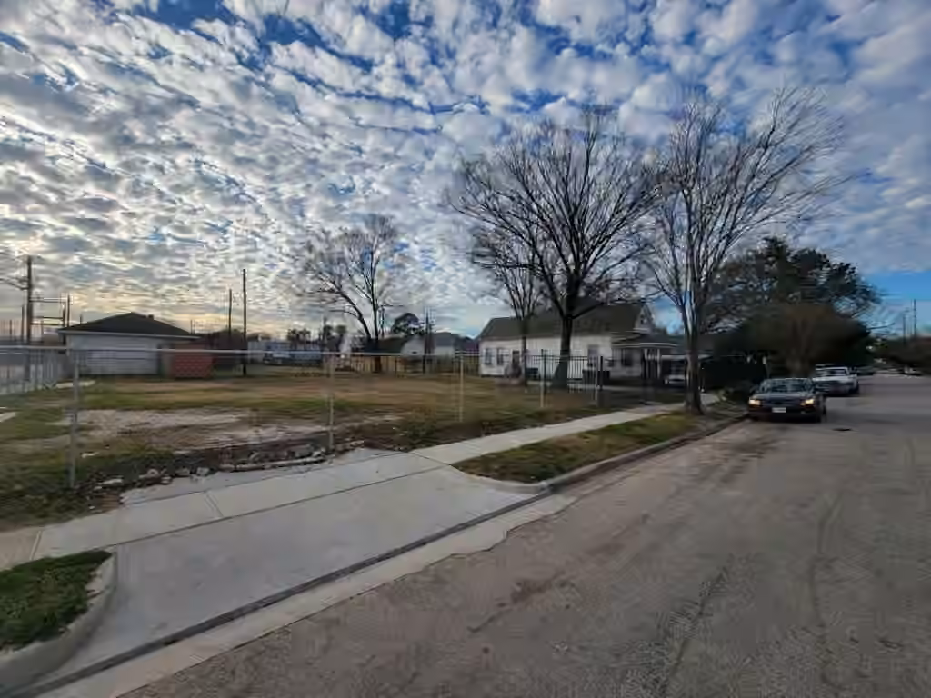 Photo 2 of 1905 Chapman Street, Houston, TX