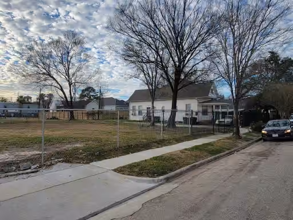 Photo 4 of 1905 Chapman Street, Houston, TX