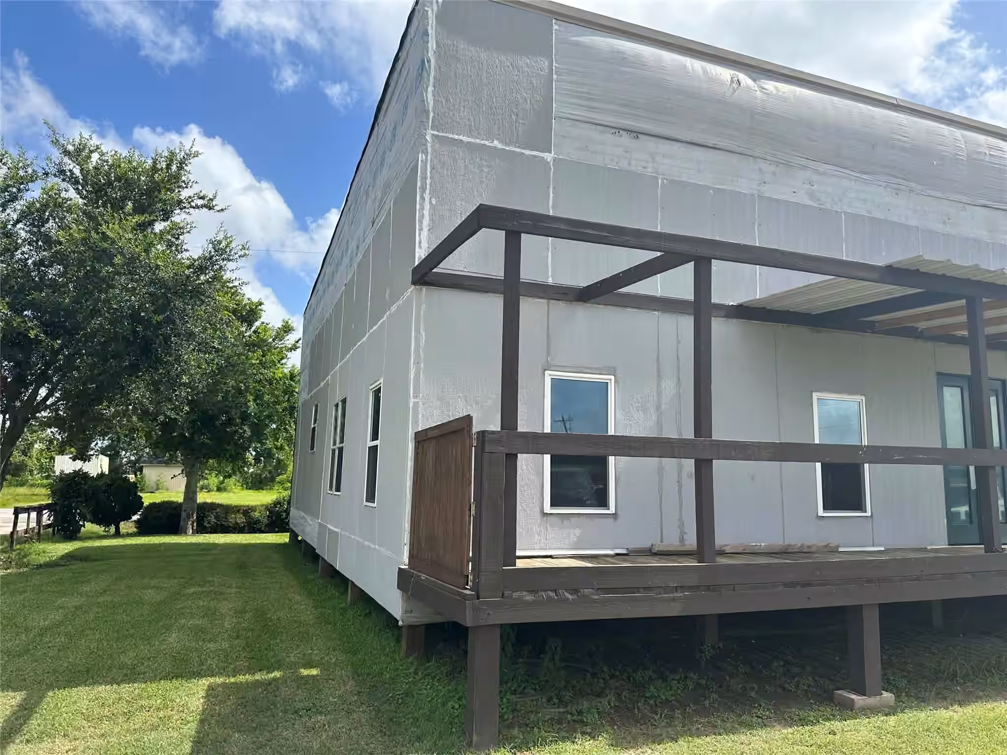 Photo 3 of 860 Wade Street, Clute, TX