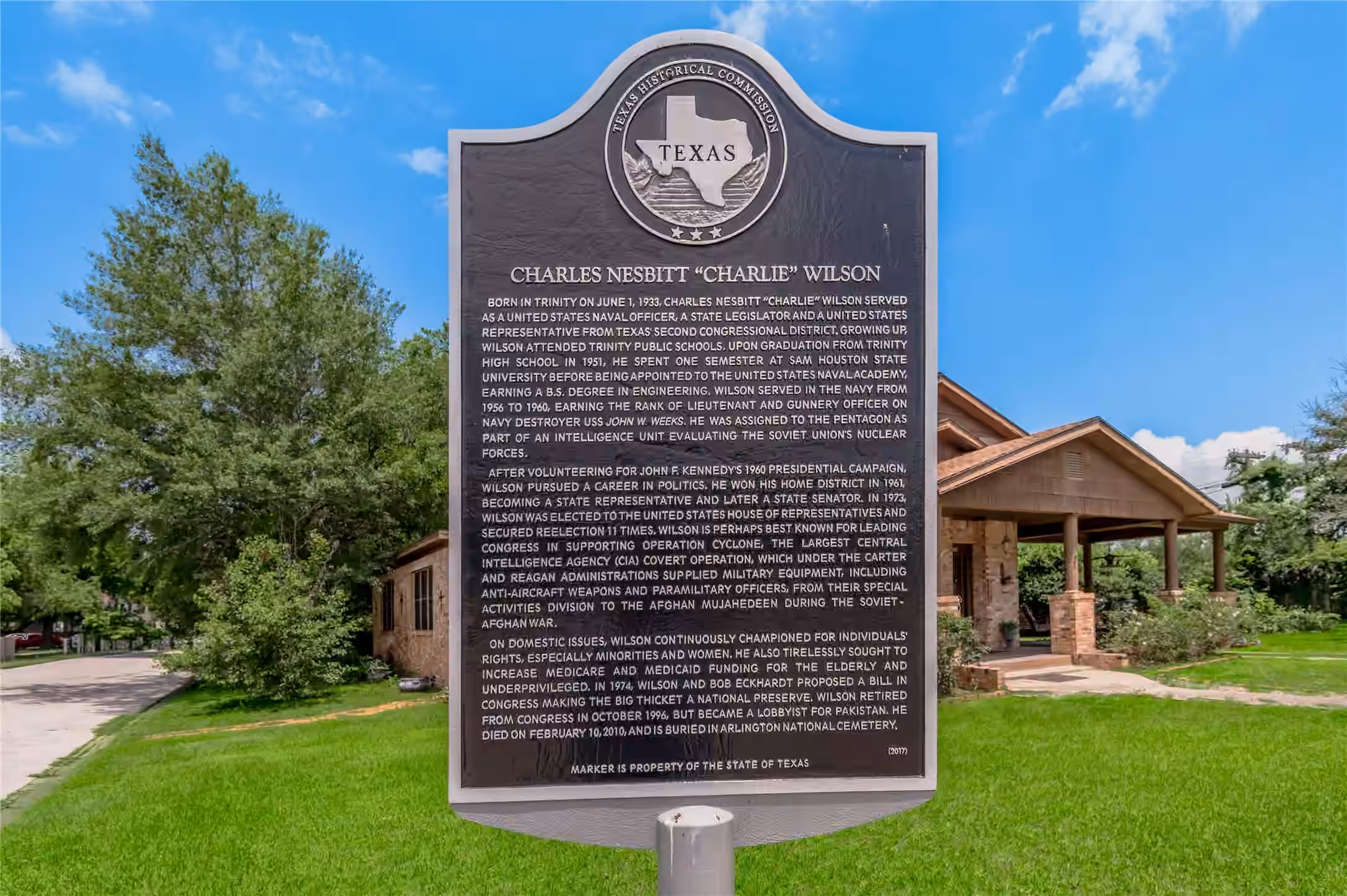 Photo 2 of 100 W Caroline Street, Trinity, TX
