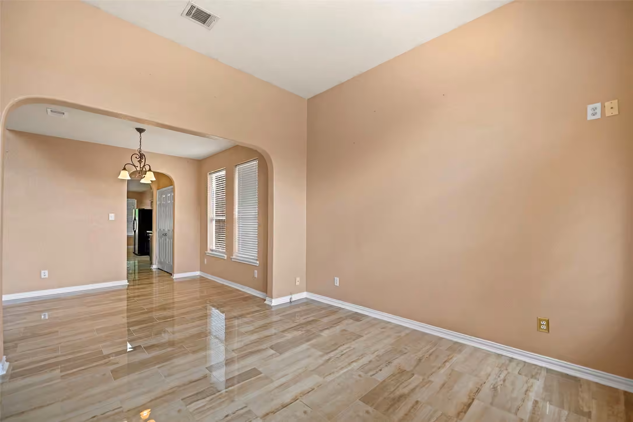 Photo 4 of 226 Persimmon Drive, Baytown, TX