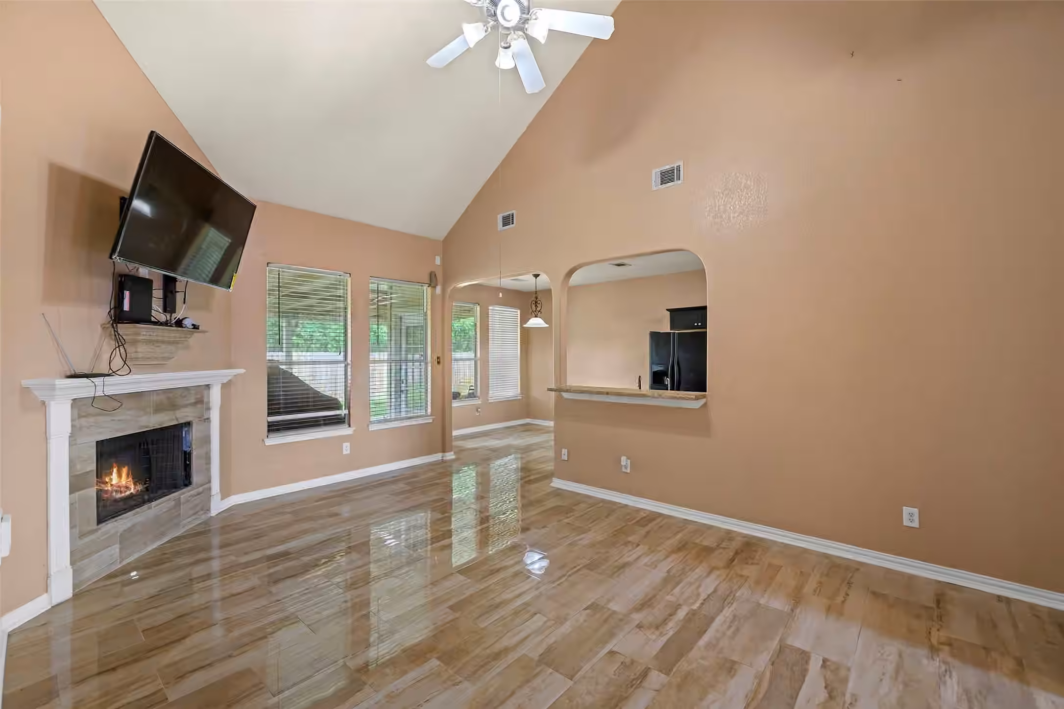 Photo 7 of 226 Persimmon Drive, Baytown, TX