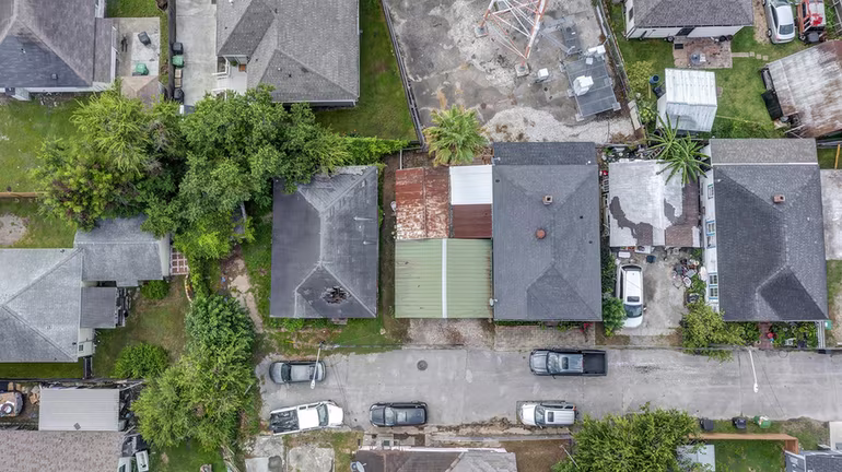Photo 5 of 4 Canal Court, Houston, TX