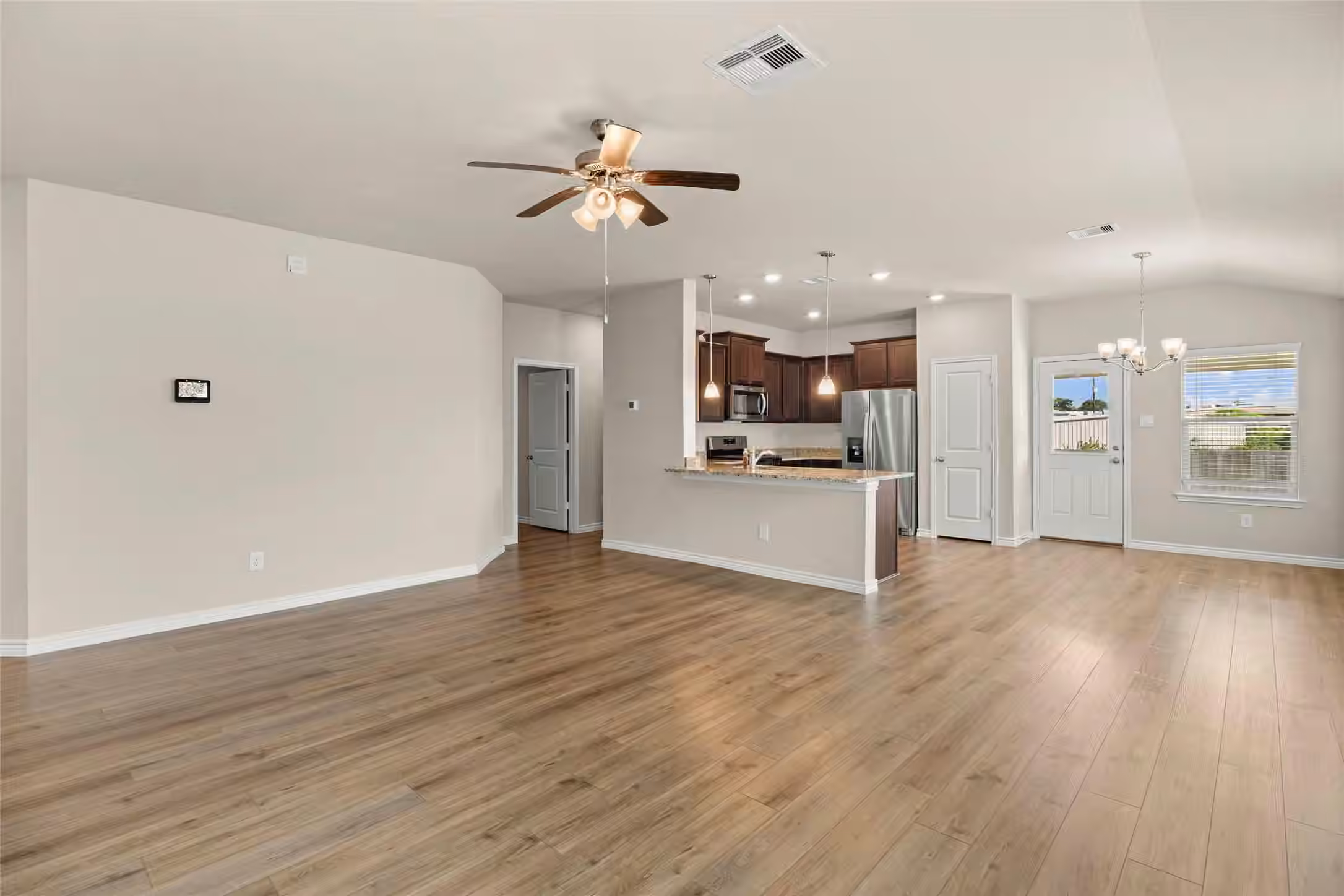Photo 4 of 802 Legrand Street, Brenham, TX