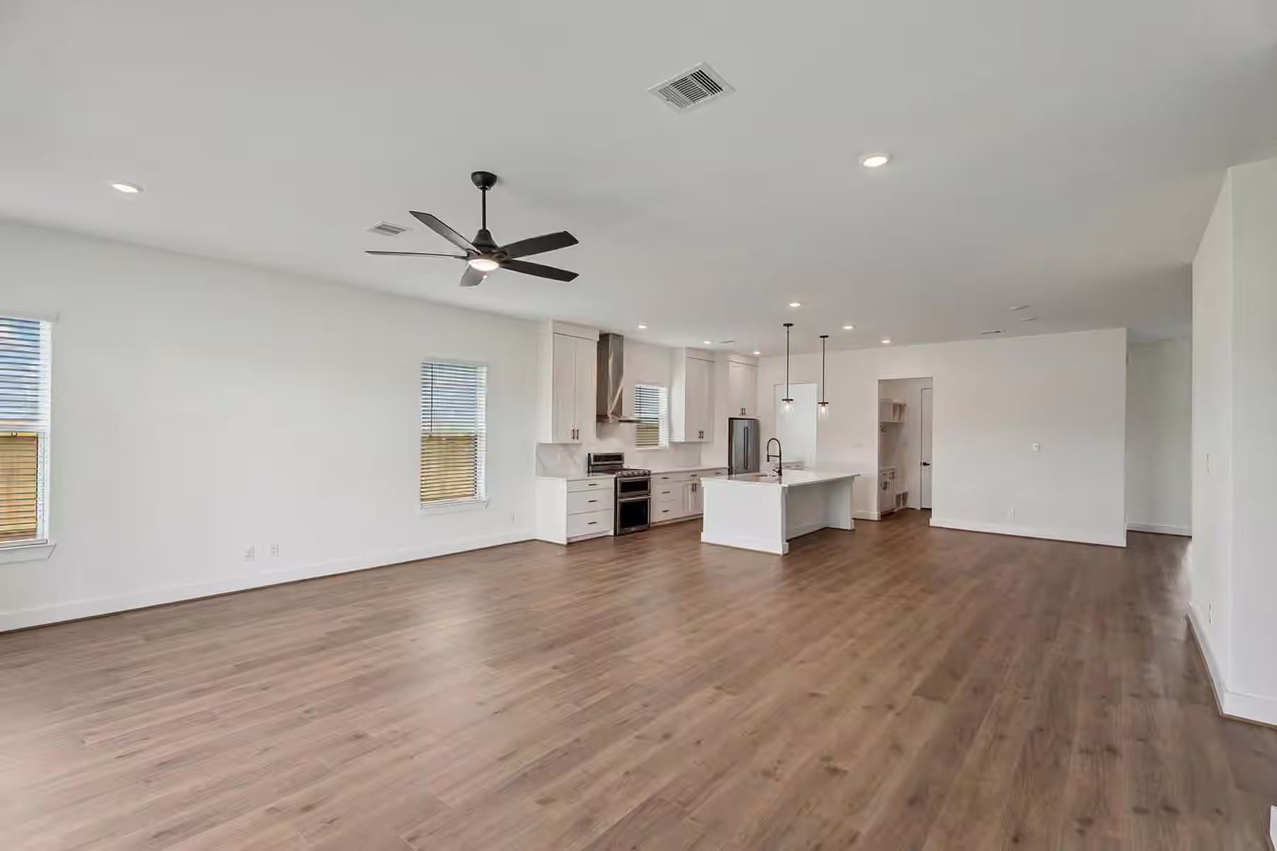 Photo 3 of 1821 Drover Lane, Rosenberg, TX