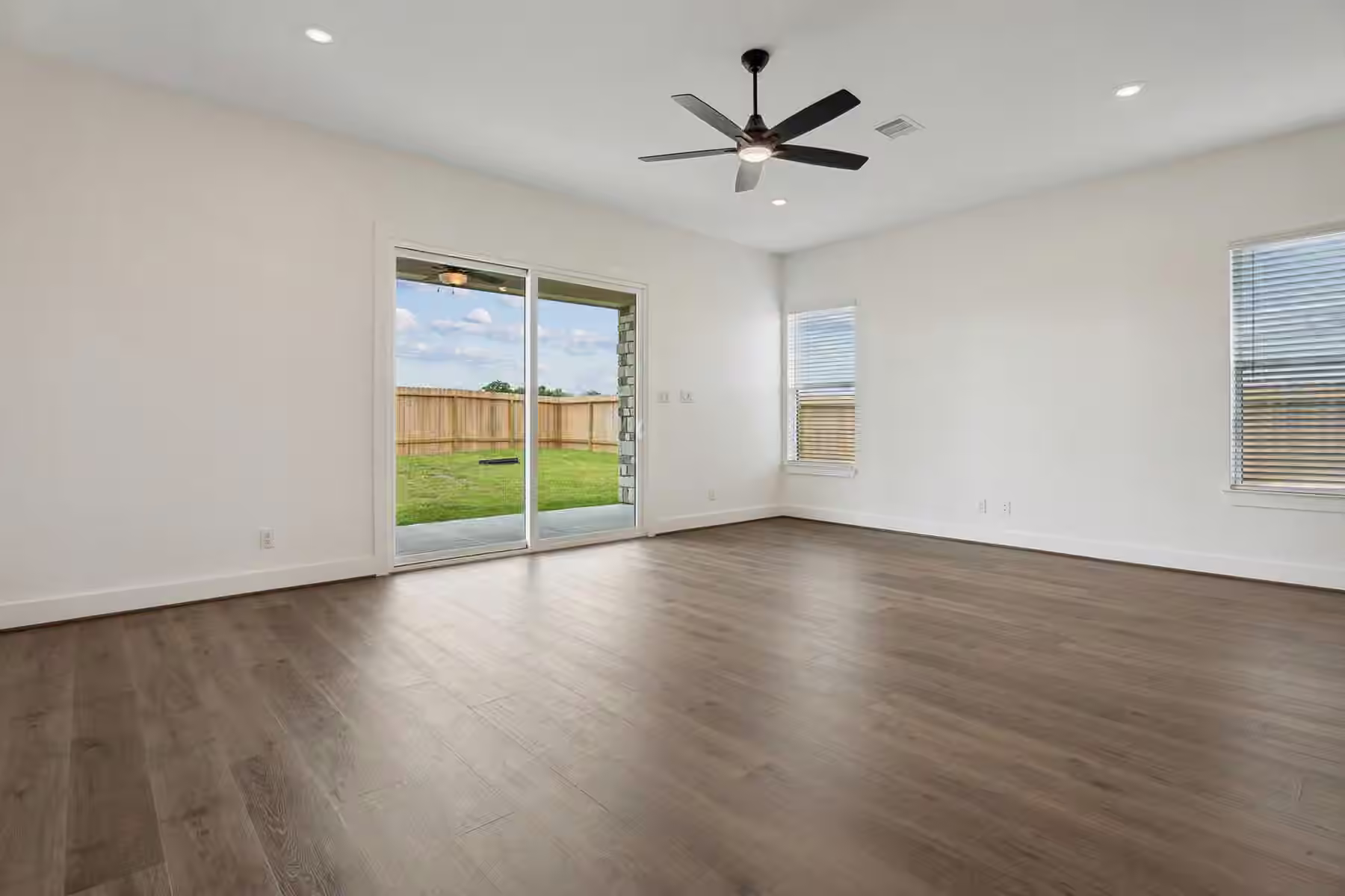 Photo 4 of 1821 Drover Lane, Rosenberg, TX