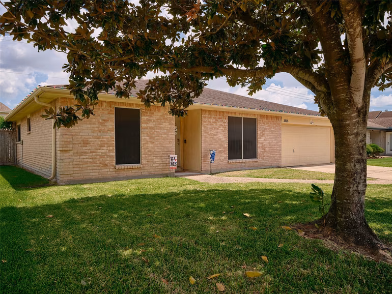 Photo 3 of 3618 Filmore Lane, Deer Park, TX