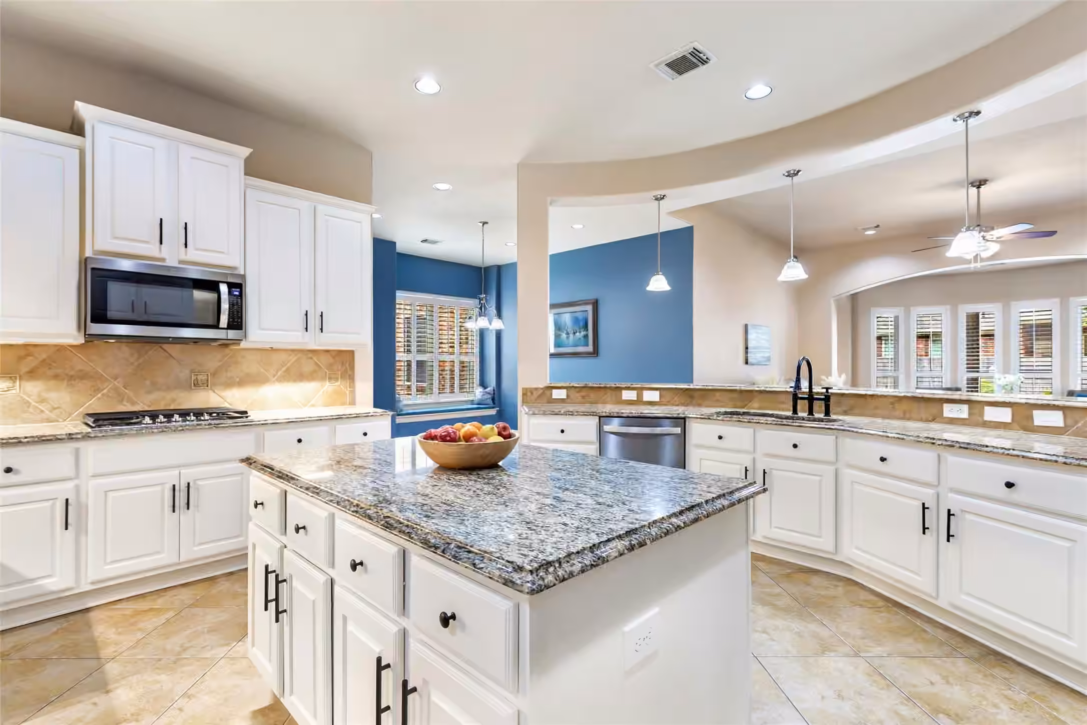 Photo 5 of 17302 Pipestone Point Court, Humble, TX
