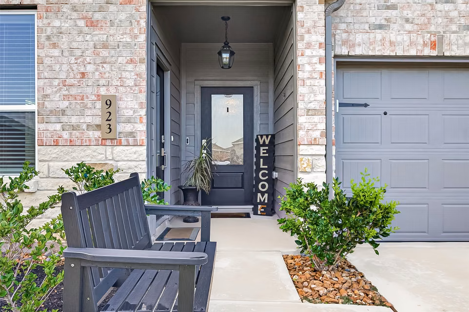 Photo 4 of 923 Heaven Drive, Beasley, TX