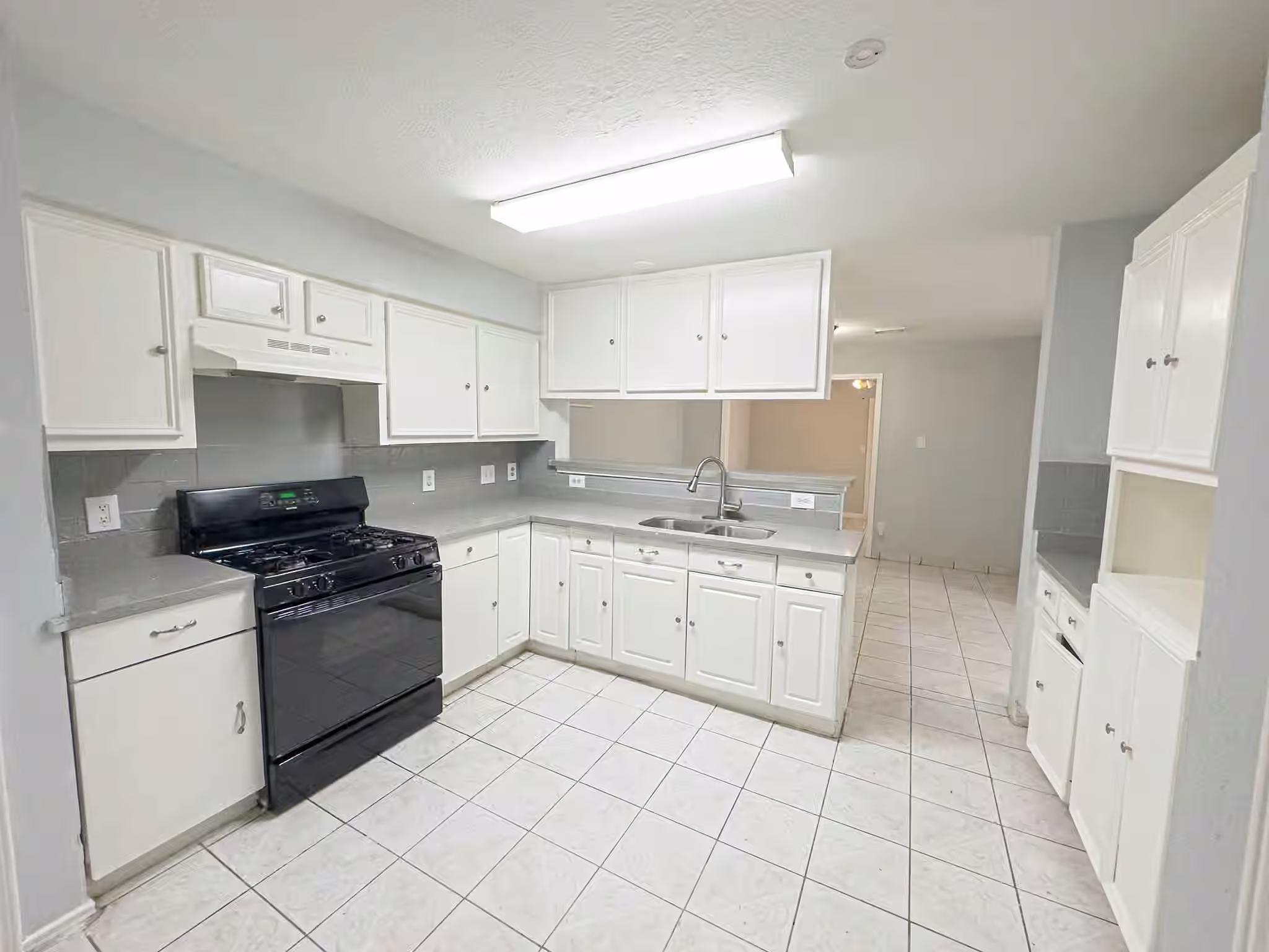 Photo 4 of 11622 Zarroll Drive, Houston, TX