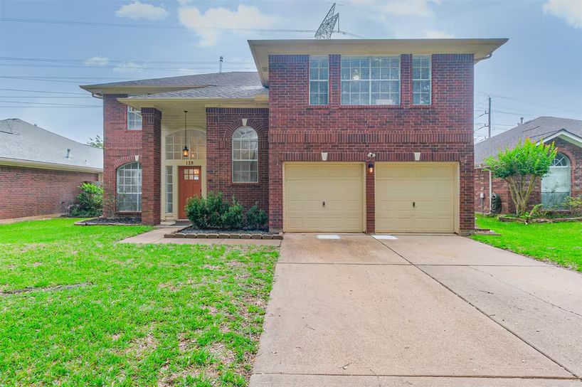 Photo 2 of 139 High Meadows Drive, Sugar Land, TX