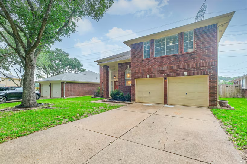 Photo 3 of 139 High Meadows Drive, Sugar Land, TX