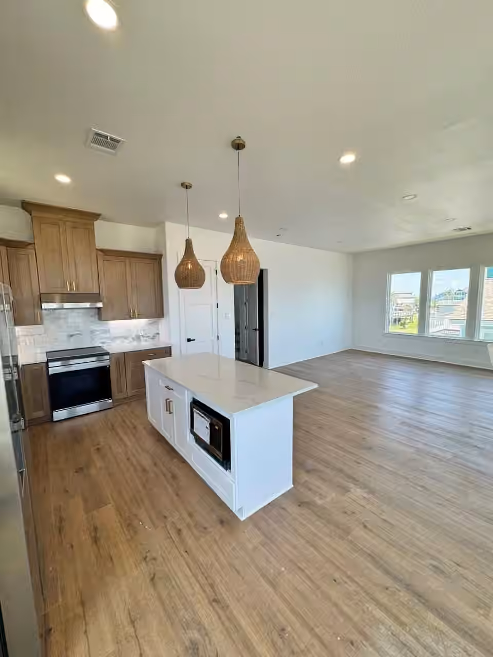 Photo 5 of 13007 Jolly Roger Drive, Freeport, TX