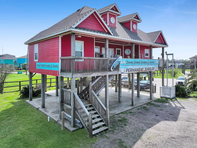 Photo 3 of 970 Surfside Drive, Crystal Beach, TX