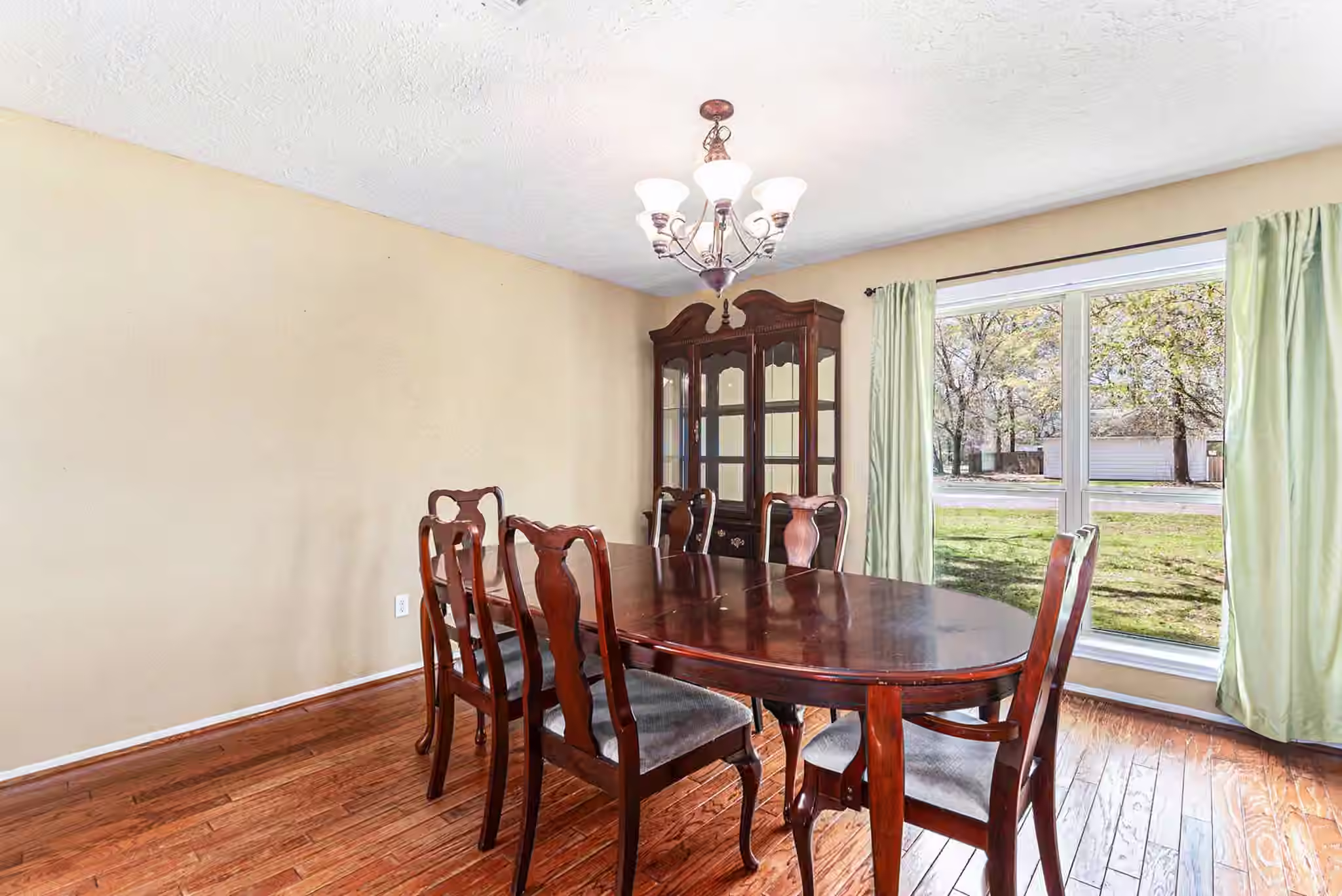 Photo 4 of 19331 E Lakeshore Drive, Magnolia, TX