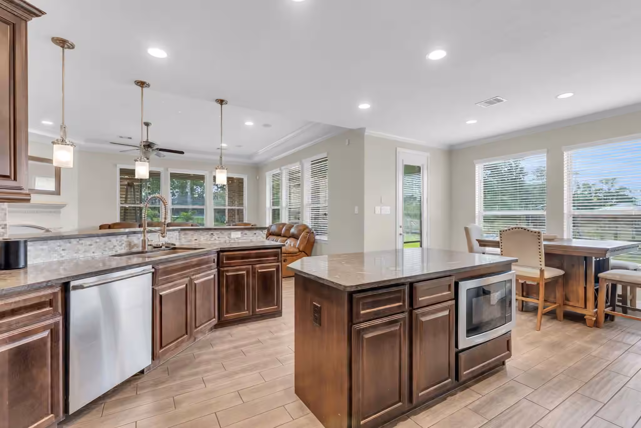 Photo 7 of 14607 Sterling Court, Willis, TX