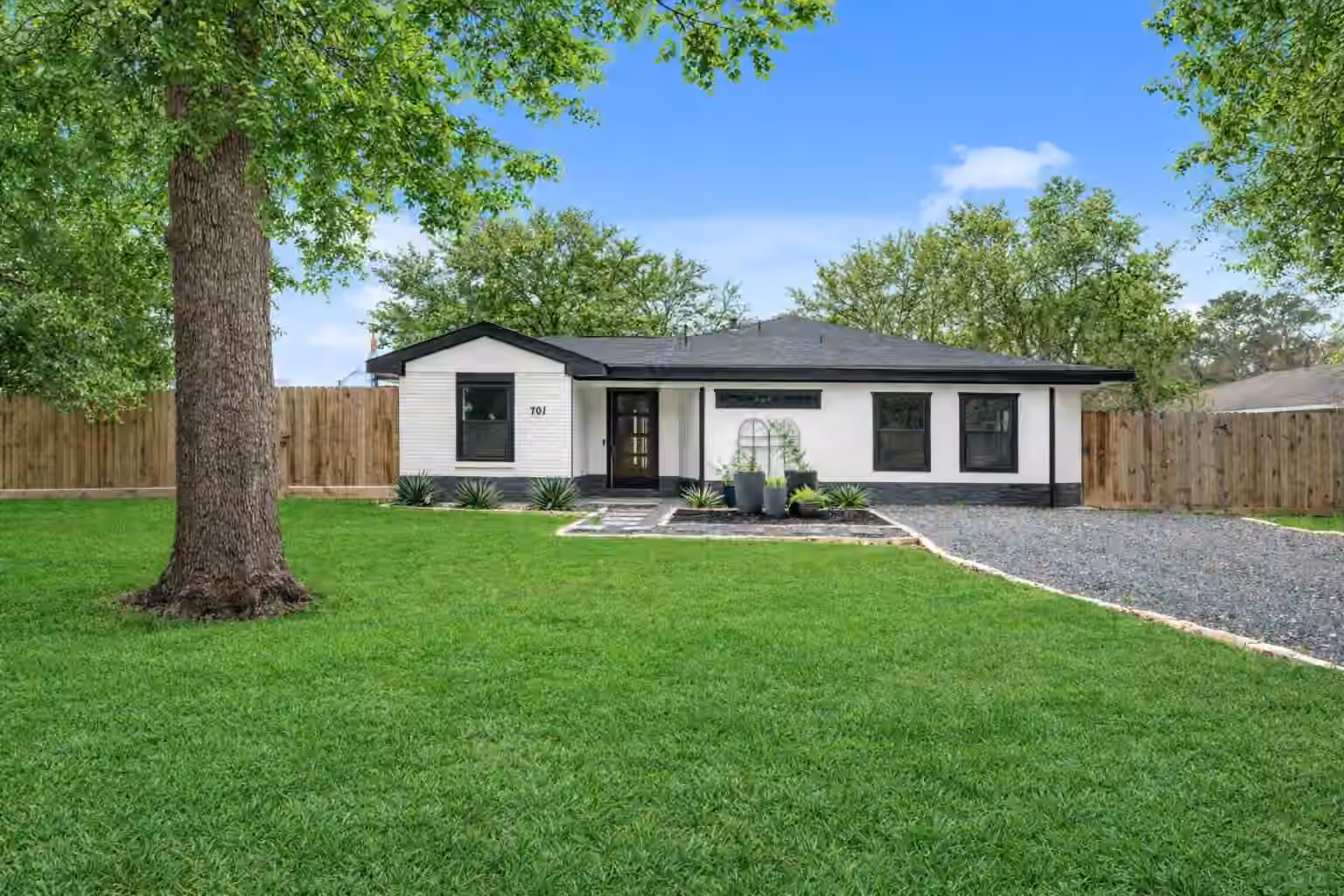 Photo of 701 W 39th Street, Houston, TX 77018