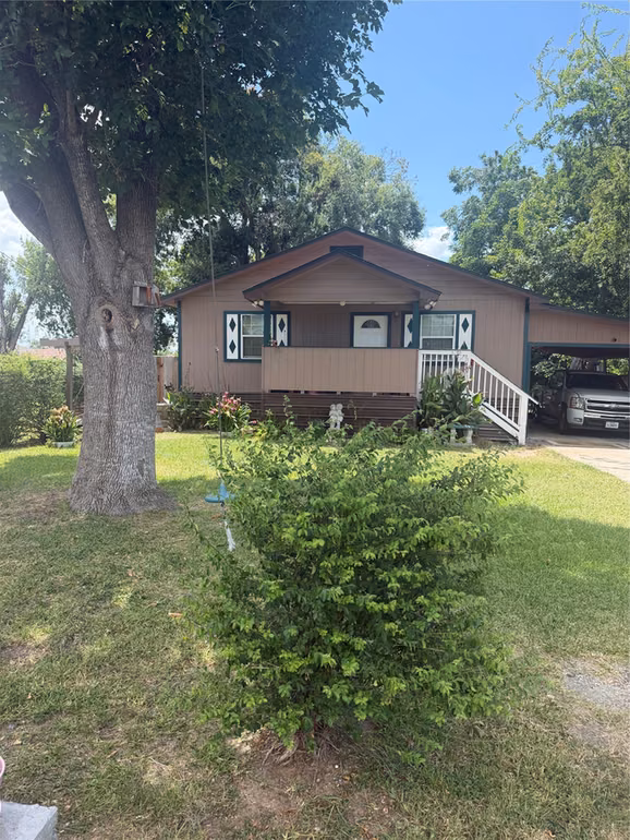 Photo of 213 N 2nd Street, La Porte, TX 77571