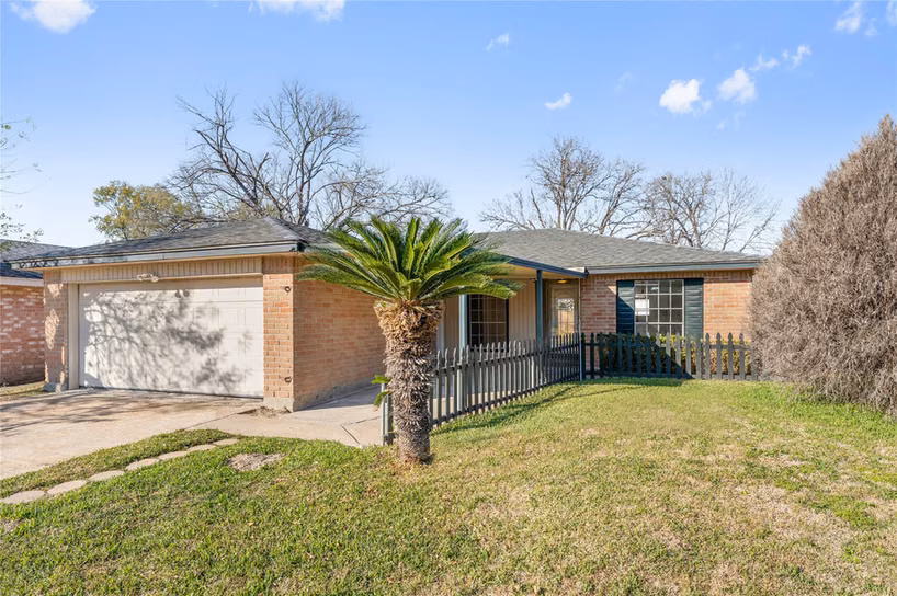 Photo 2 of 12411 Drifting Winds Drive, Houston, TX