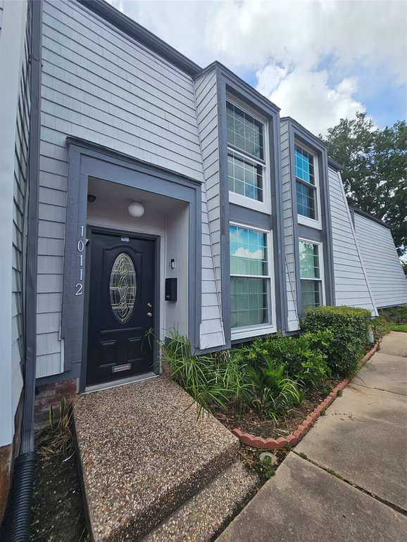 Photo of 10112 Beekman Place Drive, Houston, TX