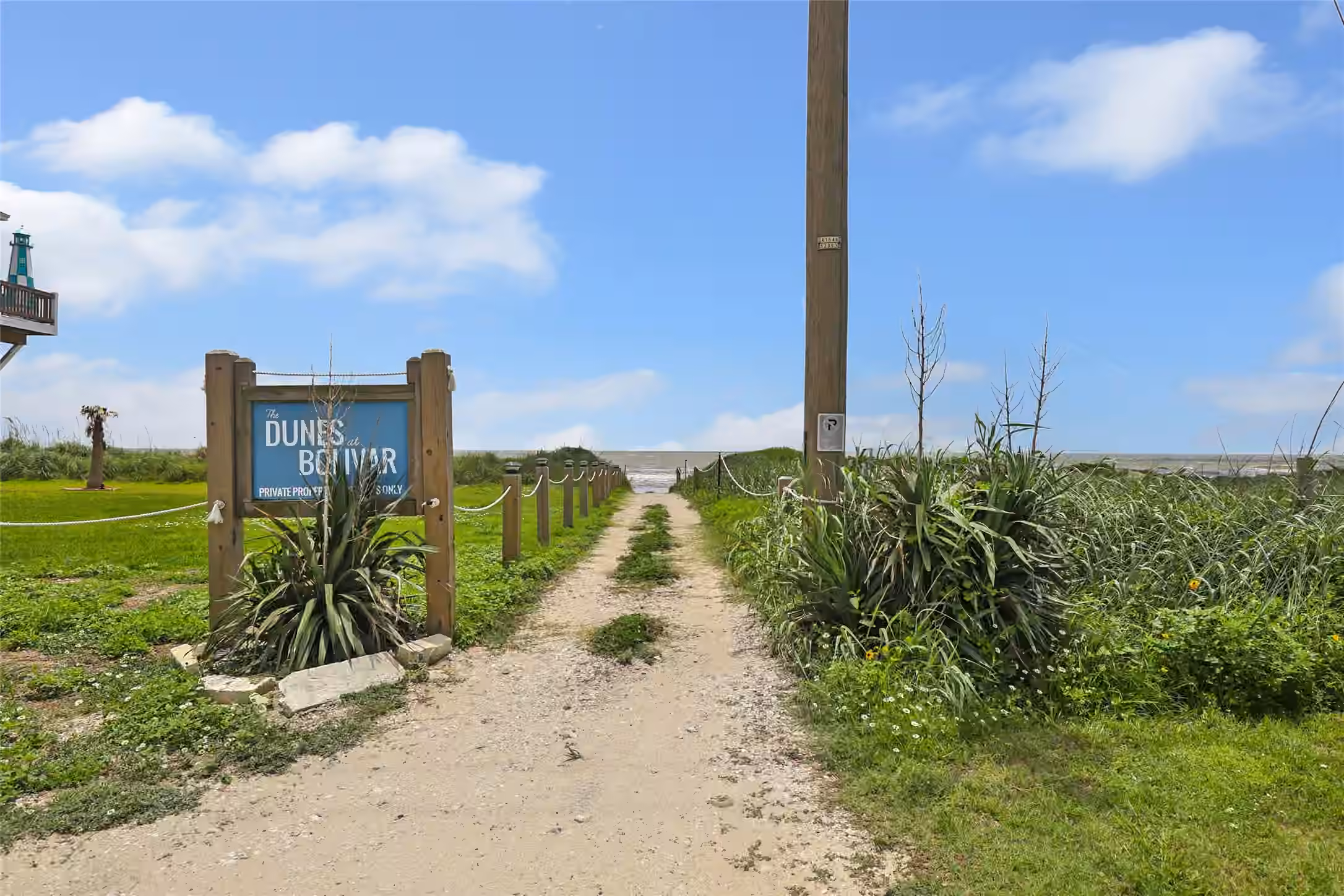 Photo 4 of 761 Bolivar Dunes Boulevard, Gilchrist, TX