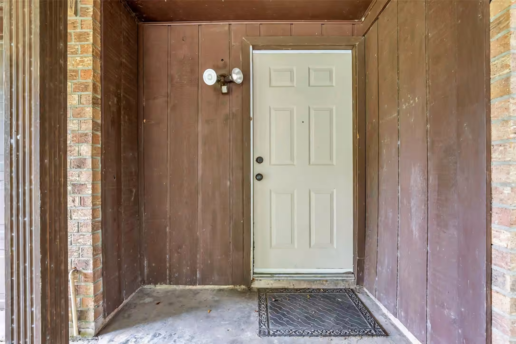 Photo 4 of 1303 S Fenner Avenue, Cleveland, TX