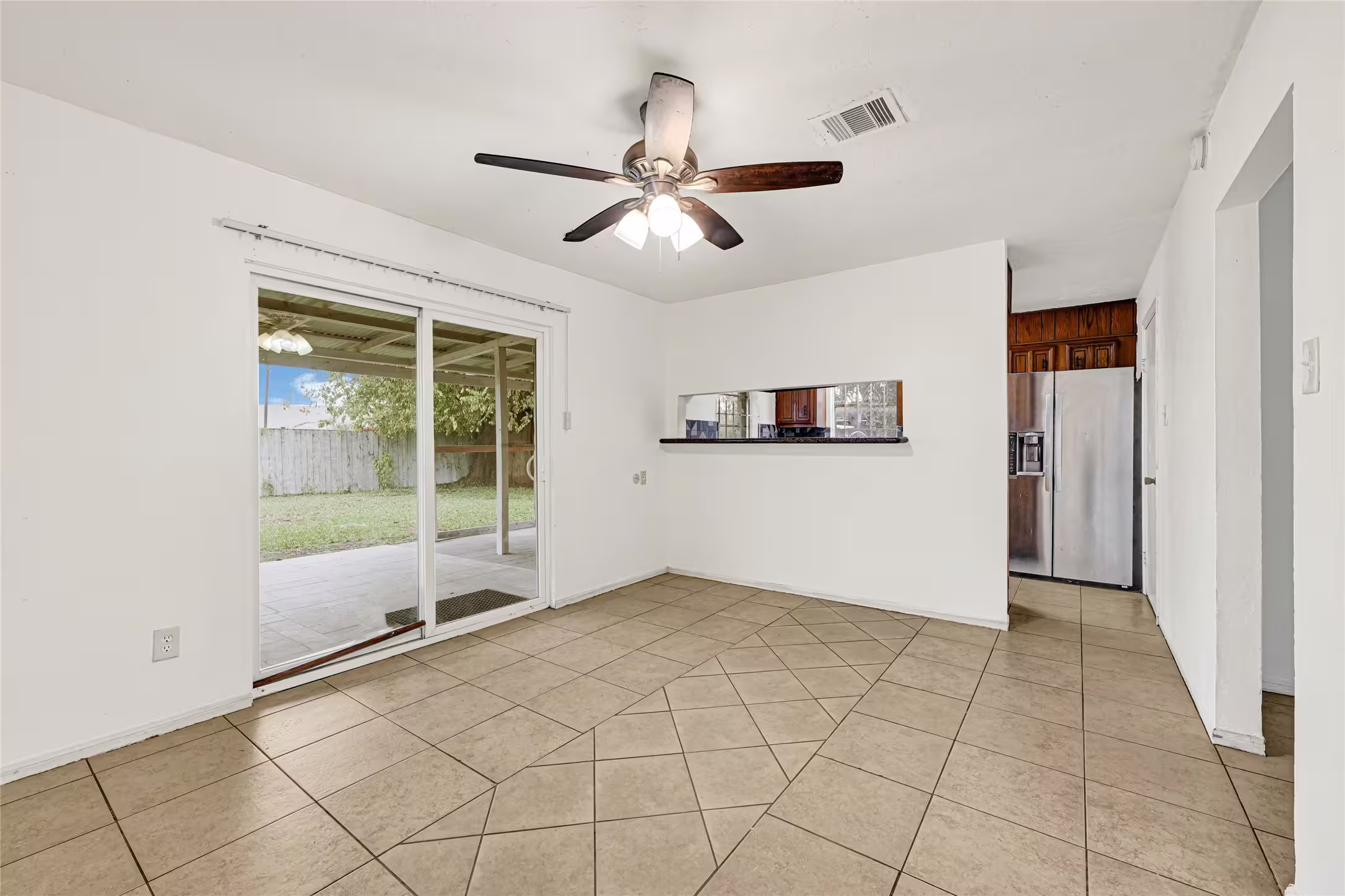 Photo 7 of 15011 Royal Shadows Drive, Houston, TX