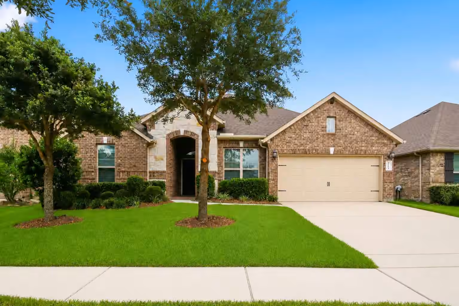 Photo 2 of 12014 Delwood Terrace Drive, Humble, TX