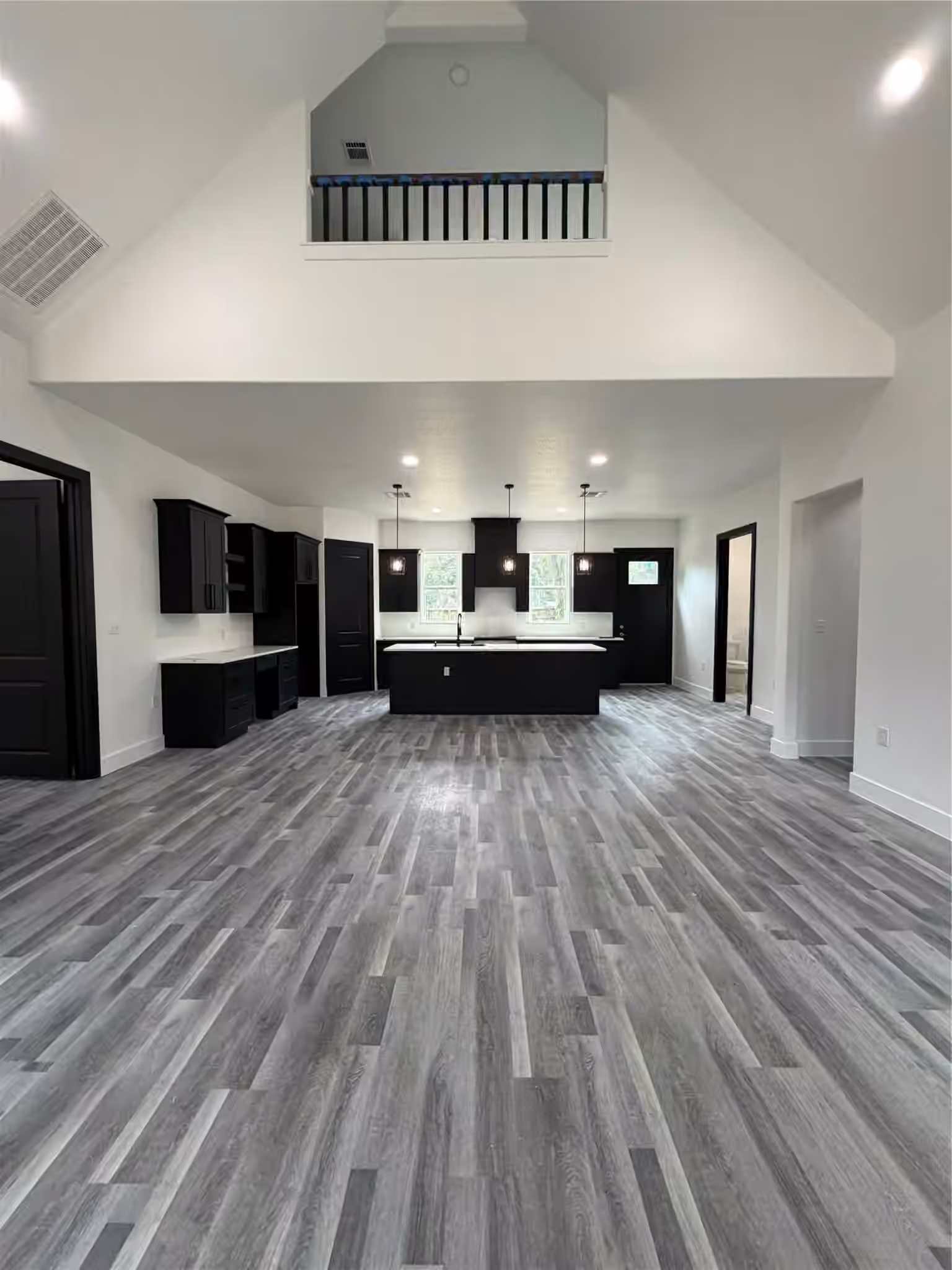 Photo 3 of 12511 Patridge Circle, Pinehurst, TX