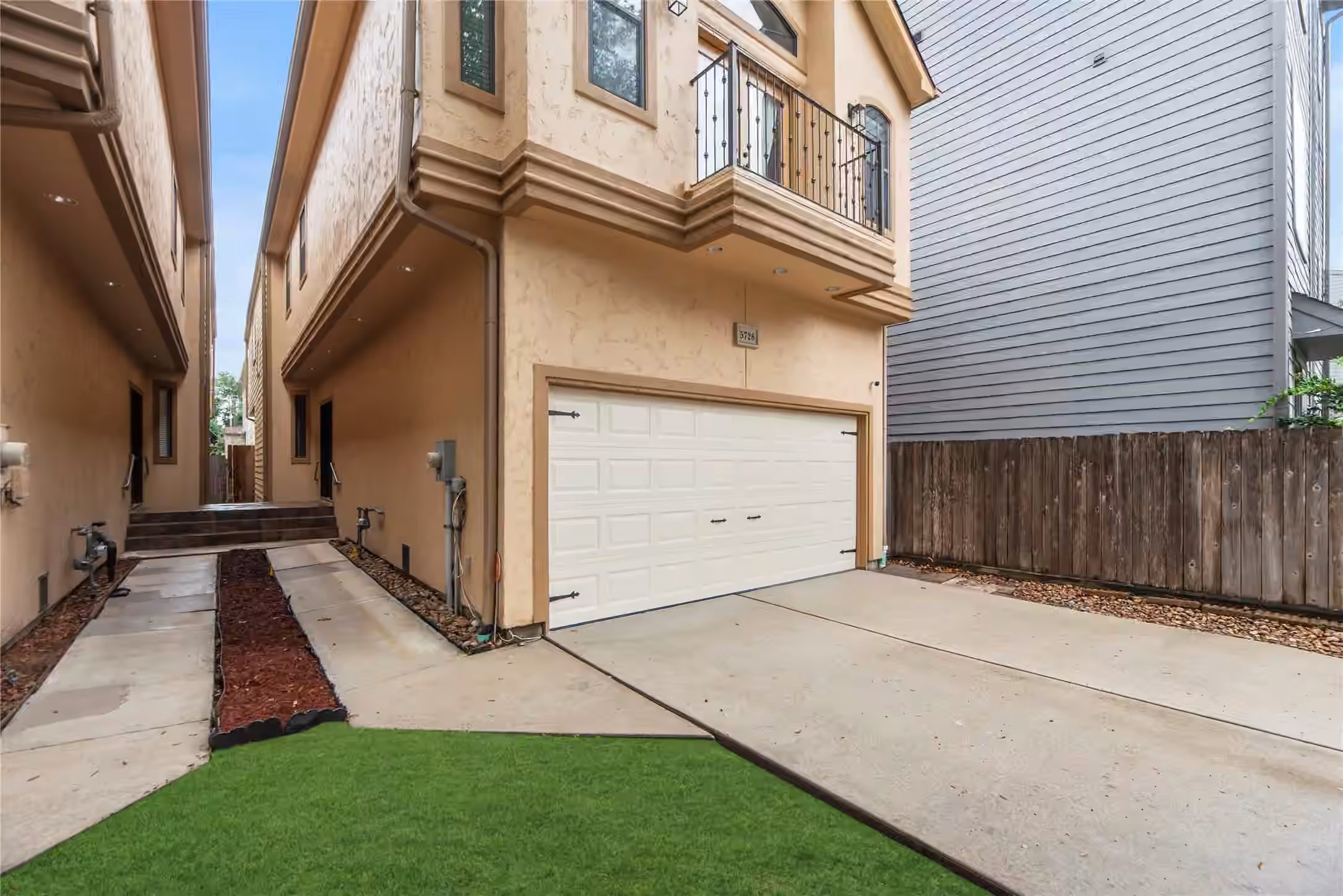 Photo 4 of 5728 Petty Street, Houston, TX