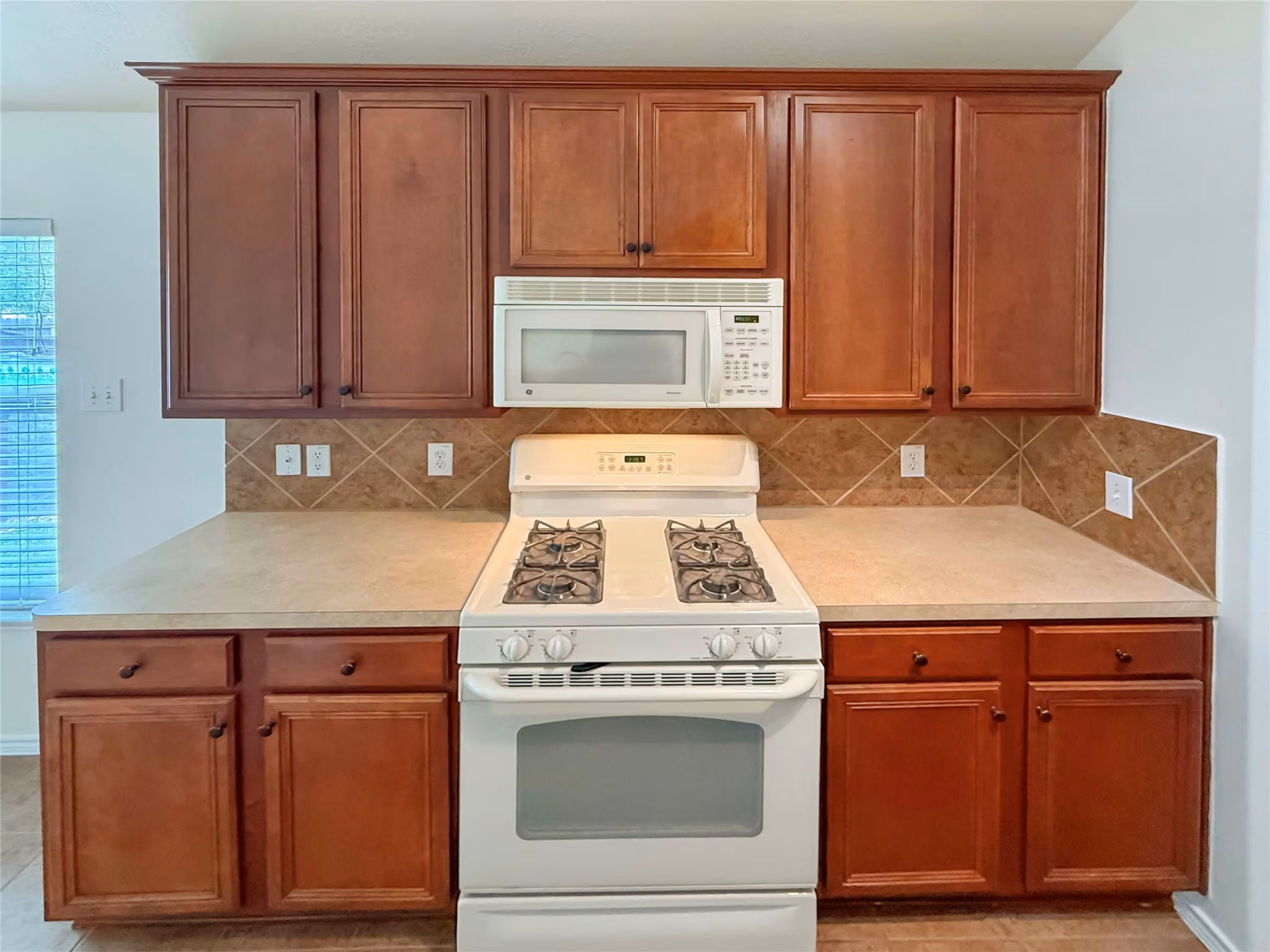Photo 7 of 19531 S Village Of Bridgestone Lane, Spring, TX