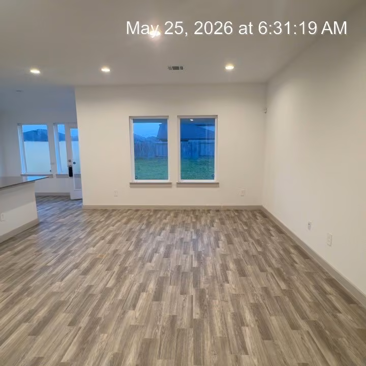 Photo 3 of 715 Silver Kettle Drive, Rosharon, TX